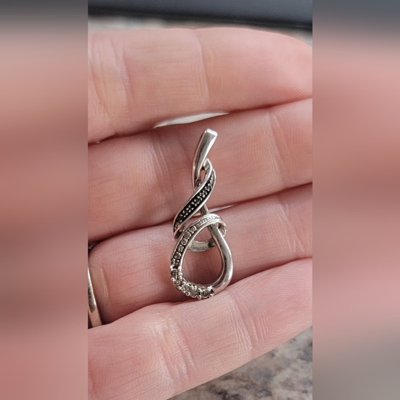 Jewelry - Sterling Silver Pendant